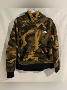 The North Face Men’s Camo Crewneck Hoodie - Green/Brown